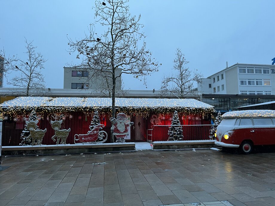 Wolfsburger Weihnachtsmarkt: NEULAND Haus des Weihnachtsmannes